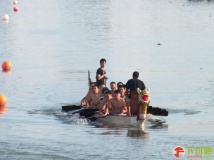 120825白象桥下河道龙舟图