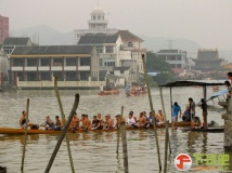 120717白象马路角桥下河段20几条龙舟
