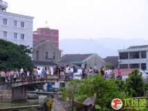 120719白象桥下河段龙舟