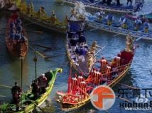 威尼斯龙舟会的服装好像麦当劳叔叔啊~~