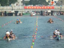 7-30温州岩岙 河道上都是龙舟 应接不暇