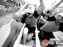 2006年4月18日乐清龙舟队出征马来西亚