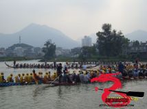5-25石马河道十几条龙舟