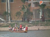 7-4中心公园龙舟