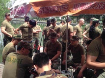 温州的黑鹰龙舟俱乐部 迷彩色龙舟