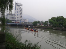 下午4点在社科联门口看到石马