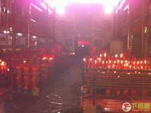 里隆五色龙 请佛