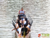 120718白象马路角桥下河段龙舟 今天超过20条