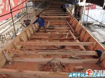 转发瓯海协照片。台阁制造基地，台阁船底底部基本完工，
