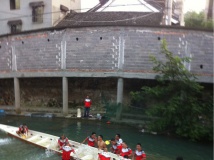 兴趣龙为水龙洗澡 起航