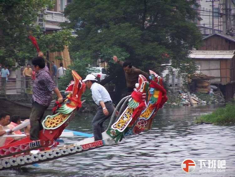 昂首挺胸，龙舟人做人就要这样